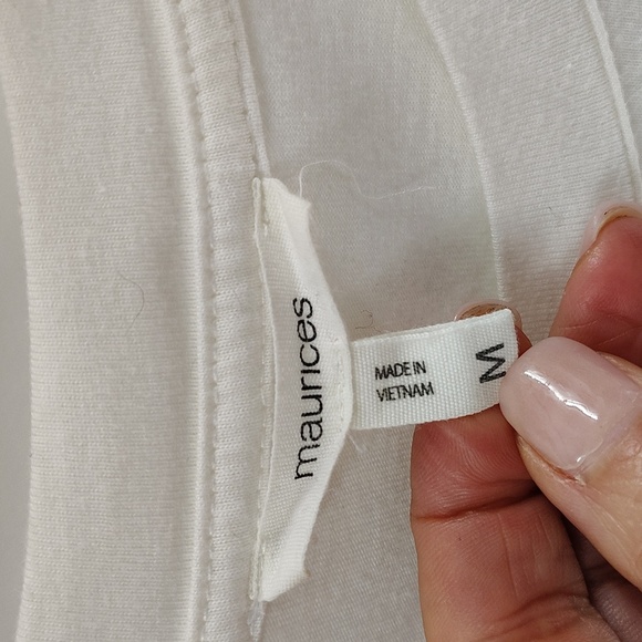 Maurices Woodstock Tee Size Medium White With Peace Sign Graphic - Picture 4 of 7